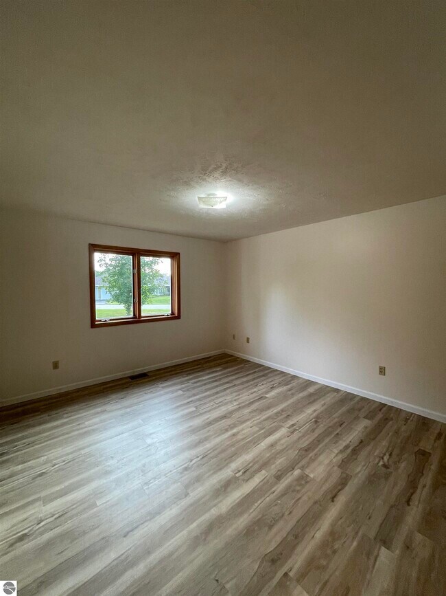 Building Photo - 4227 Summerhill Rd