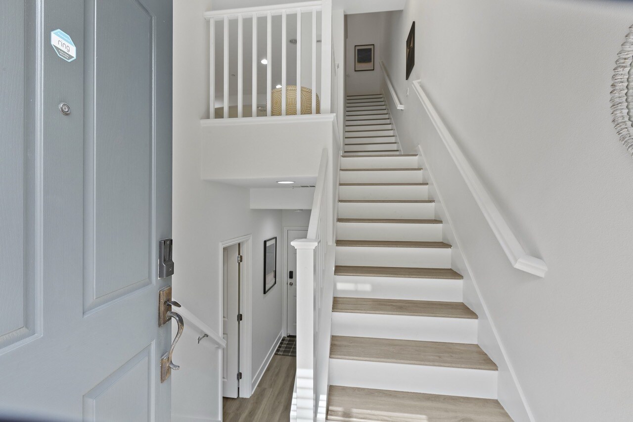 Building Photo - 44 Muller Pl