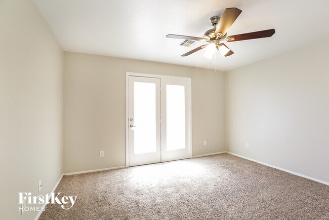 Building Photo - 10436 Coyote Cub Ave