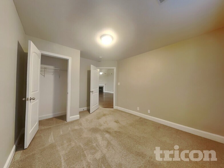 Building Photo - 1489 Coronado Dr