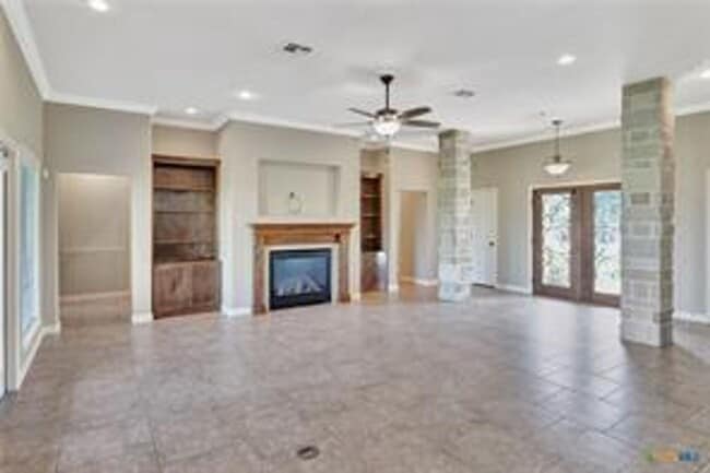 Building Photo - Great Home on  1 acre