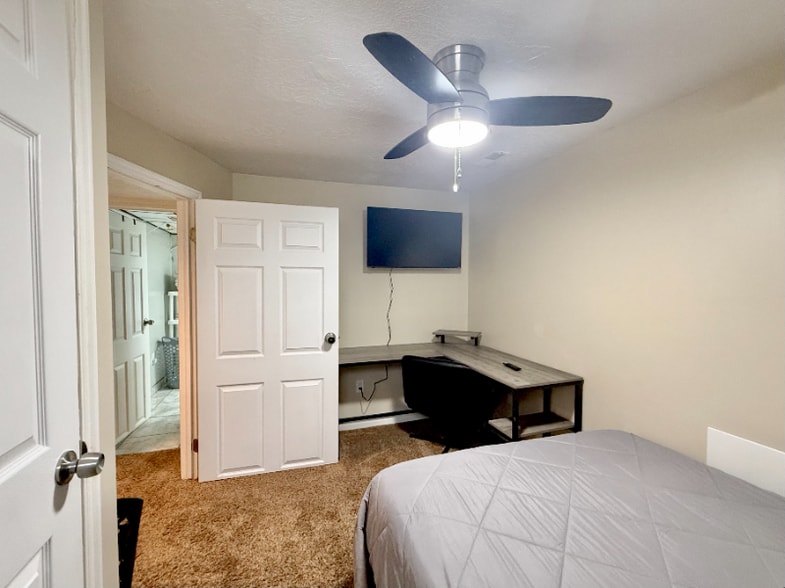 Building Photo - 1 Gibbs Cir