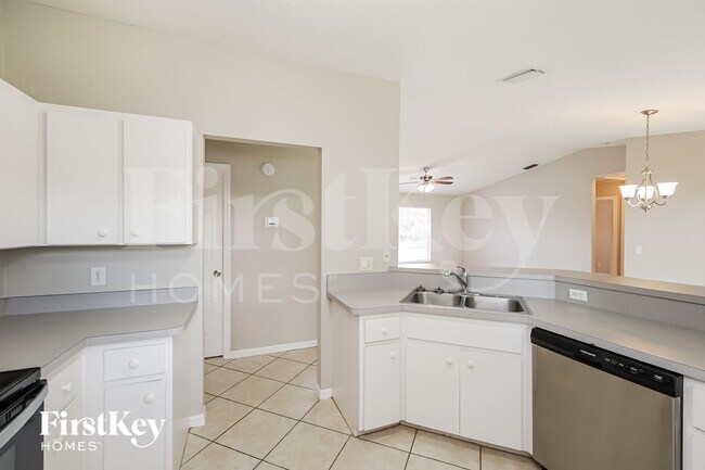 Building Photo - 2565 Vogler Ln