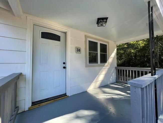 Building Photo - Florida Cottage with a Bonus Room ready for move in!