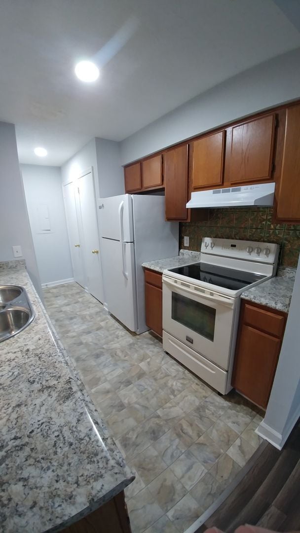 Building Photo - Updated 2BR Hermitage Condo – Fresh Upgrades & Great Location