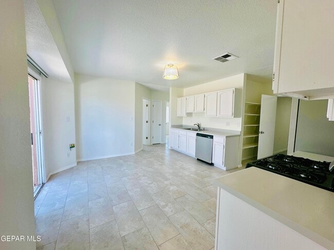 Building Photo - 12480 Martin Bauman Dr