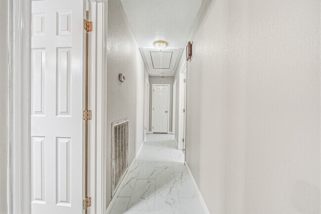 Building Photo - 1318 55th St