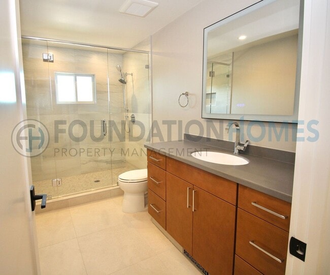 Building Photo - 124 Esmeyer Dr