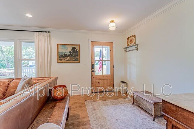 Building Photo - 804 N Weston St
