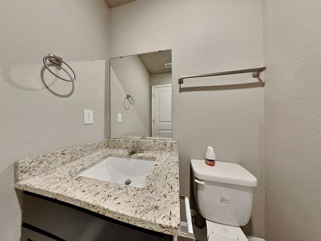 Building Photo - 3 BR/2BA Newly Renovated Single Family Home | 2-Car Covered Parking |In Blue Springs!