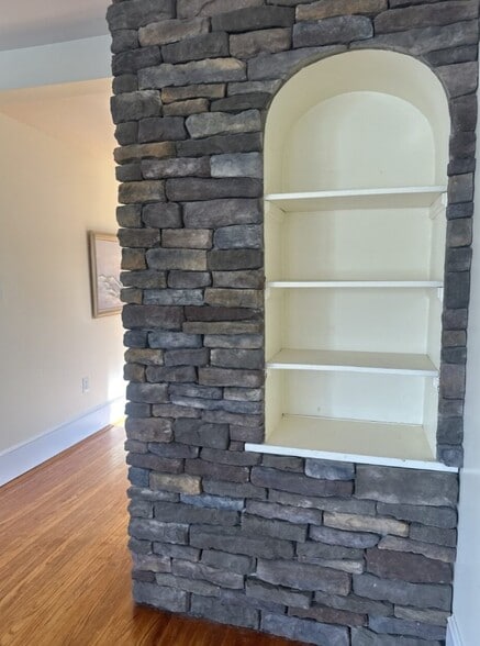 Building Photo - 986 Ash St