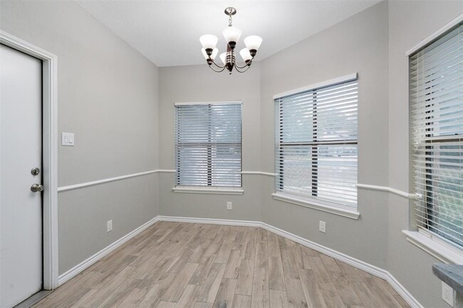 Building Photo - 2302 Windrift Way