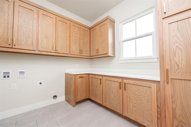 Building Photo - 2920 Edgefield Ln