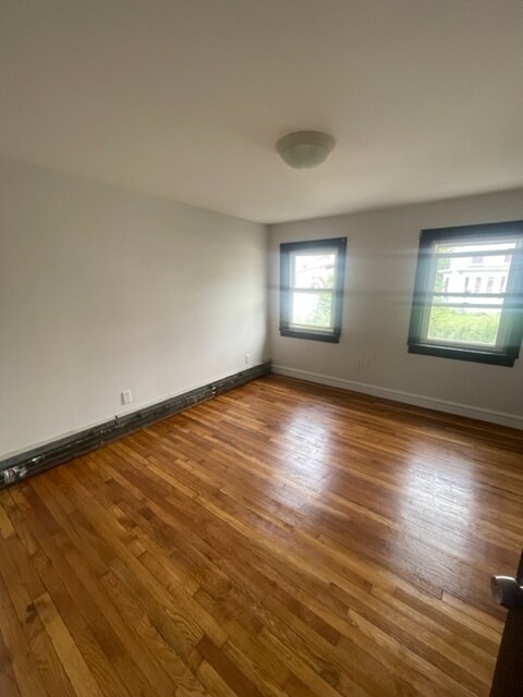 Building Photo - 353 Laurel St