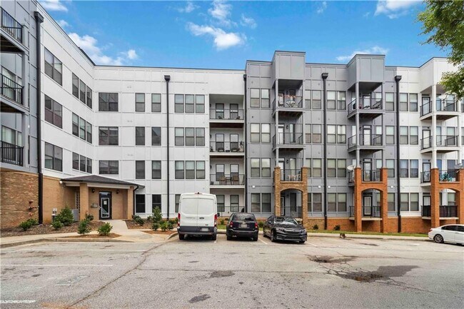 Building Photo - 898 Oak St SW