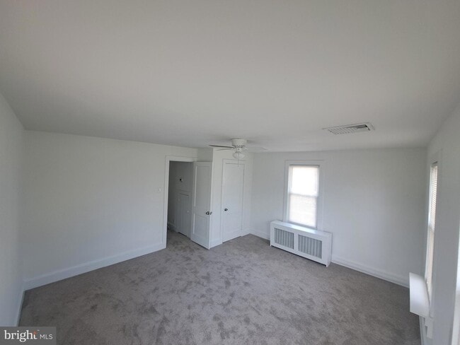 Building Photo - 129 Bellevue Ave