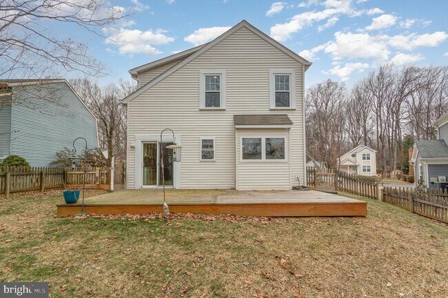 Building Photo - 15090 Holleyside Dr