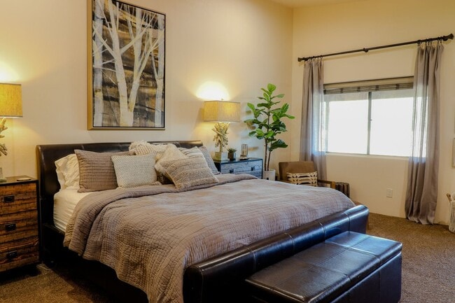 Building Photo - Contemporary Desert Beauty with Pool