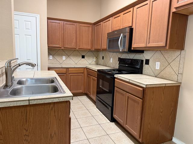 Building Photo - 1305 Ravenwood Dr