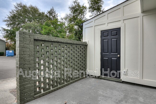 Building Photo - 1402 Arsenal Ave