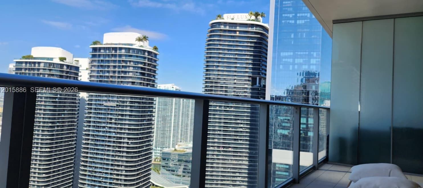 Building Photo - 1010 Brickell Ave