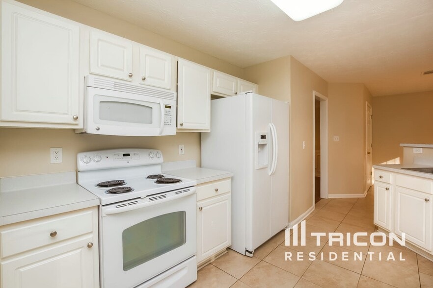 Building Photo - 2255 Hamilton Parc Ln