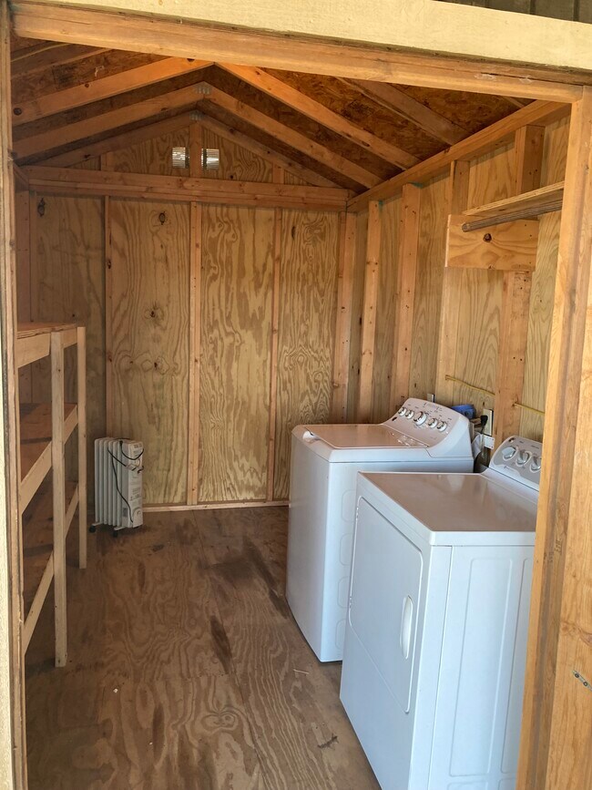 Building Photo - 9900 N US Hwy 77