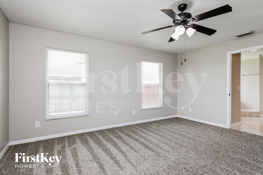 Building Photo - 1323 Arrowhead Ct