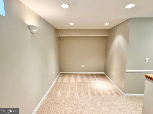 Building Photo - 16 Westchester Ct