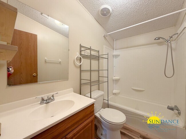 Building Photo - Nice 3 Bedroom Home in Fort Walton!