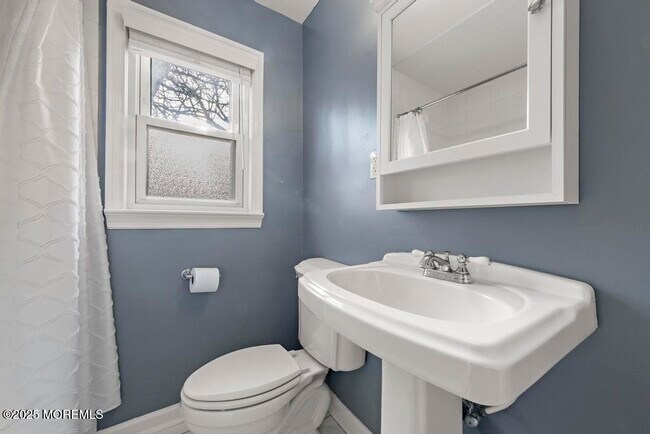 Building Photo - 308 Buttermere Ave