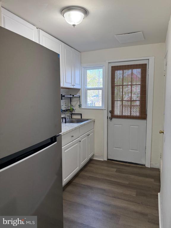 Building Photo - 1333 Sycamore Ave