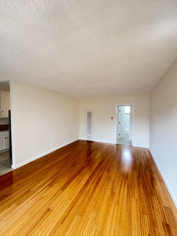 Building Photo - 2637 S Centinela Ave