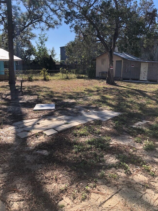 Building Photo - 2bed/1bath