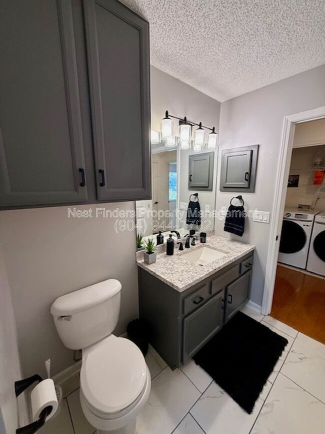 Building Photo - 5524 Hidden Ridge Dr