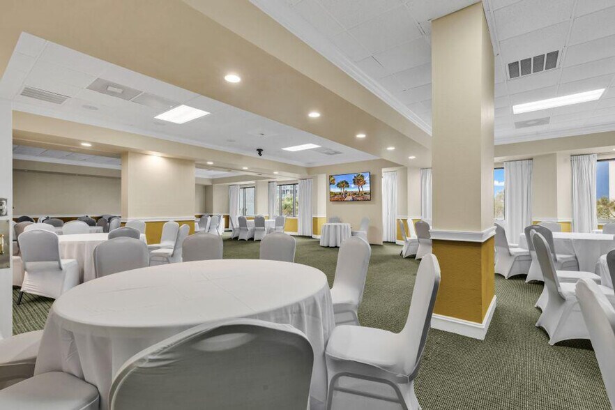 Building Photo - 2001 S Ocean Blvd