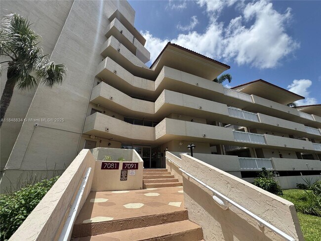 Building Photo - 7081 Environ Blvd