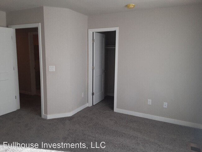 Building Photo - 8403-8459 W Hampden Ave