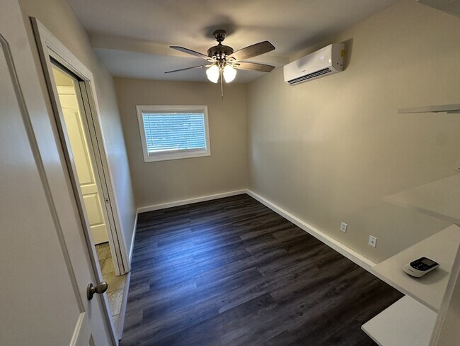 Building Photo - 116 SE Springdale Dr
