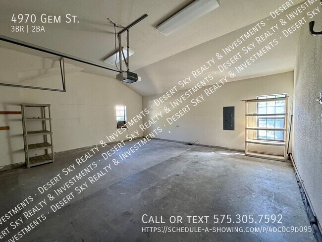 Building Photo - 4970 Gem St