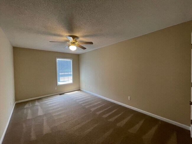 Building Photo - Foxhill Commons