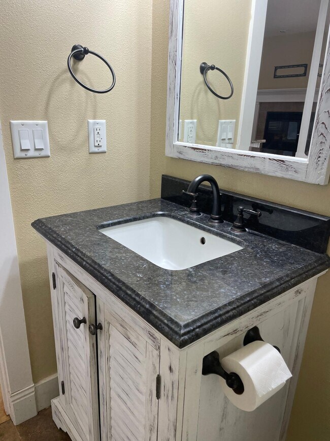 Building Photo - 2263 N Eagle Creek Ln