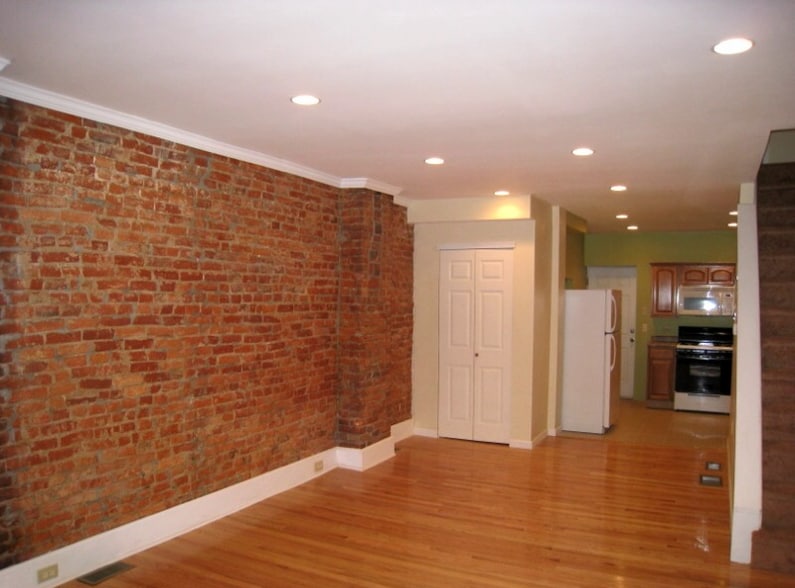 Building Photo - 1512 S Hicks St
