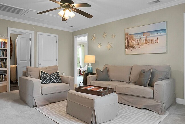 Building Photo - Johns Island 4BR, 2.5 BA Gem: Features Wood Floors, 2-Car Garage, & Community Pool