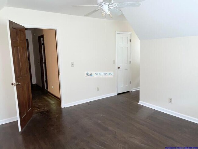 Building Photo - 5BR 3.5BA Stunning Home w/ Kitchen Suite • Garage + Carport in Marietta