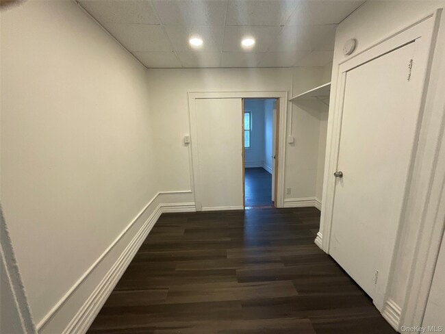 Building Photo - 59-06 59th Dr