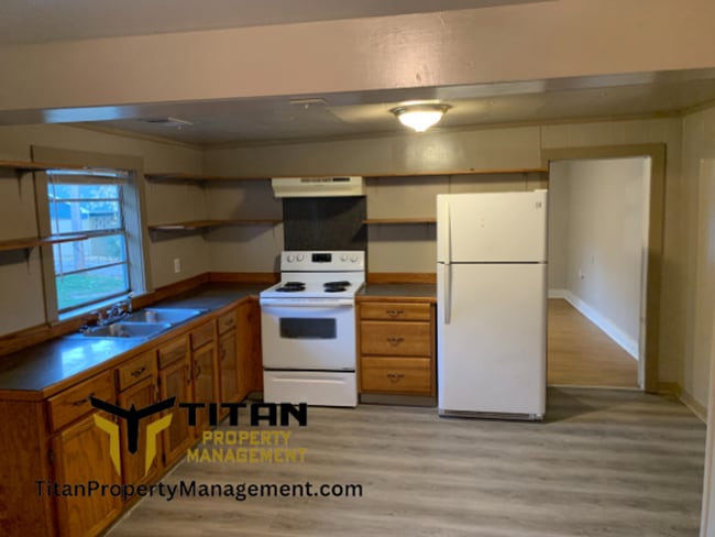 Building Photo - 2Bed/1Bath House