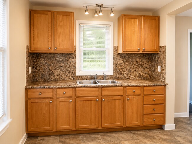 Building Photo - Upgraded Westside Bungalow Section 8 Accepted