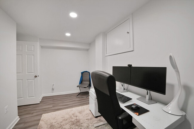 Building Photo - 18420 Shady View Ln