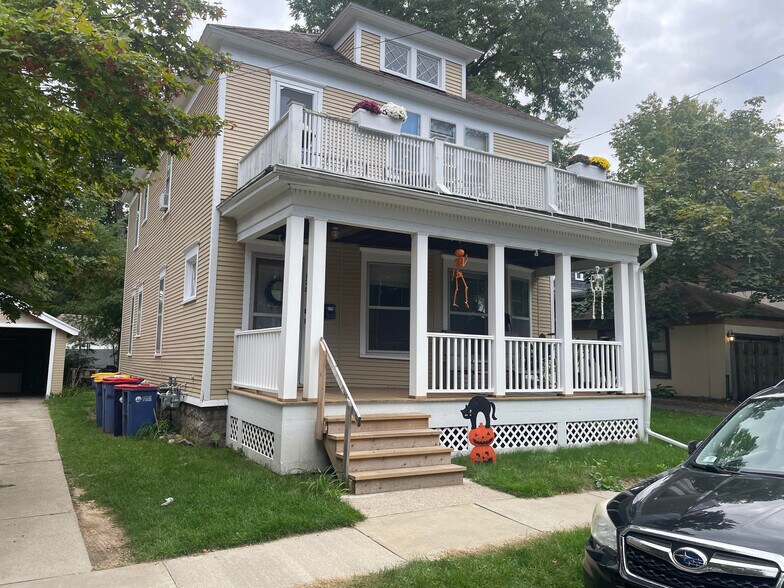 Building Photo - 128 Luton Ave SE